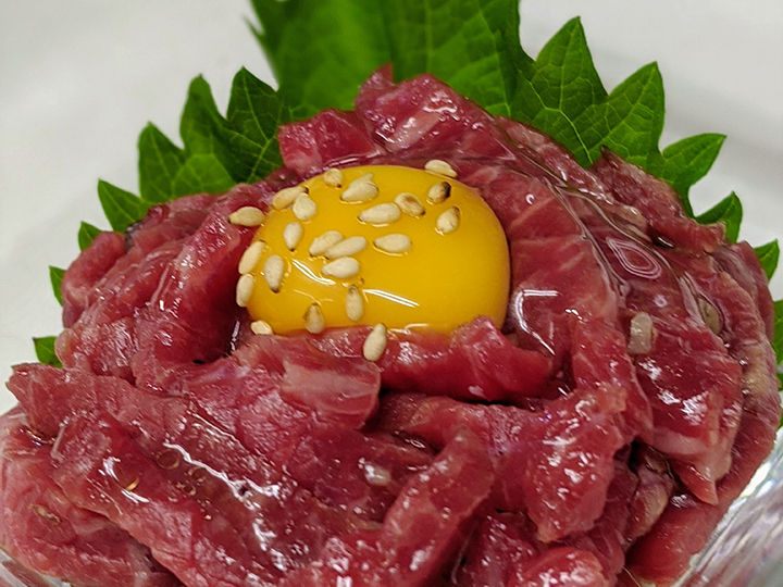 馬ユッケ